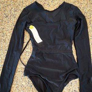 BRAND NEW Seea Long-sleeve suit Small